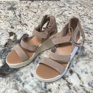 SOREL women’s cameron multi strap sandals